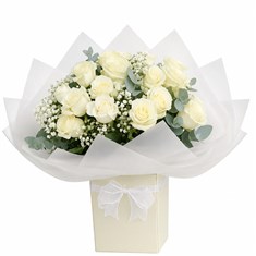 24 luxury ivory roses